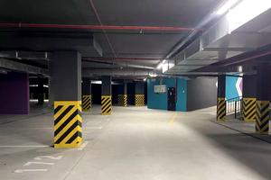 комерційна за адресою Юліана Пелеша вул., 3 к8