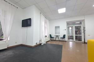 комерційна за адресою Довженка вул., 2-А