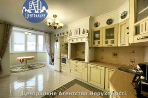 квартира по адресу Героев Майдана ул. (Червоноармейская), 55