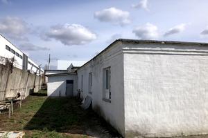 комерційна за адресою Івана Дзюби вул. (Сім'ї Сосніних), 9-А