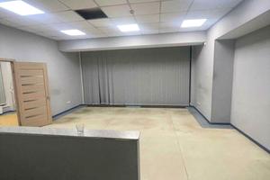 комерційна за адресою Дніпровська набережна вул., 13