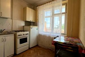 квартира по адресу Строителей ул., 12