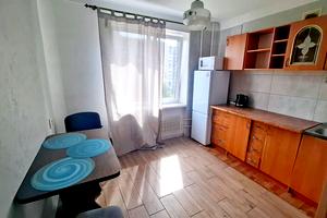 квартира за адресою Киргизька вул., 12