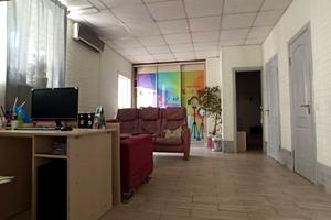 комерційна за адресою Магазинова вул., 8