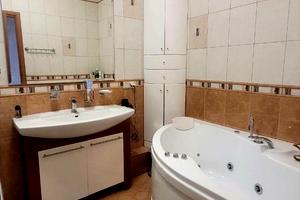 квартира за адресою Середньофонтанська вул., 19б