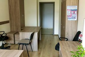 комерційна за адресою майдан Незалежності пл., 2