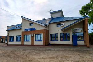комерційна за адресою Броварської Сотні вул. (Чкалова), 15