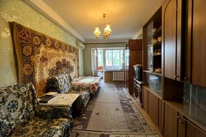квартира за адресою Космонавтів вул., 6