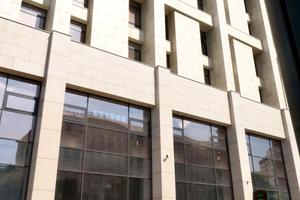 комерційна за адресою майдан Незалежності пл., 2