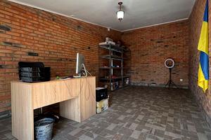 комерційна за адресою Автолюбителів вул., 1