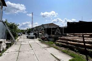 комерційна за адресою Центральна, 1