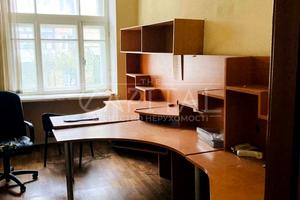 комерційна за адресою Верховної Ради бульв., 19