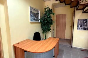 комерційна за адресою Корятовича пл., 15