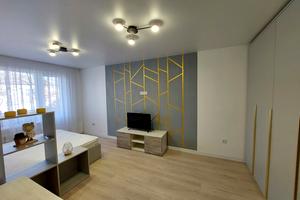 квартира за адресою Тролейбусна вул., 5