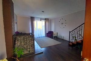 будинок за адресою Центральна, 7