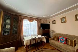 будинок за адресою Вишнева вул.