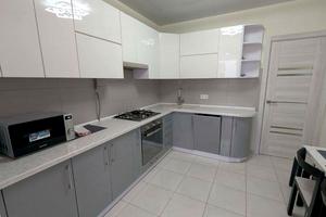 квартира за адресою Довженка, 21
