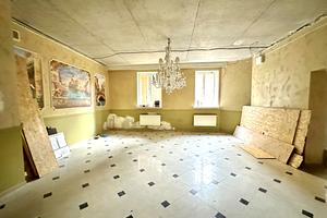 комерційна за адресою Боголюбова вул., 16