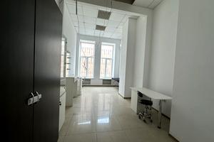 комерційна за адресою Павлівський майдан пл. (Рози Люксембург майдан), 10