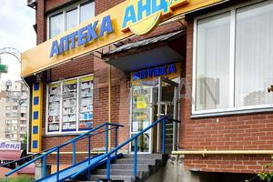 комерційна за адресою Драгоманова вул., 17