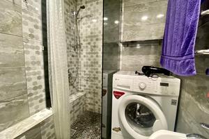 квартира по адресу Строителей ул., 18а