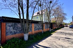 будинок за адресою Озерна