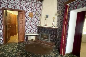 комерційна за адресою центральна, 76