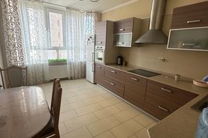 квартира за адресою Анни Ахматової вул., 34
