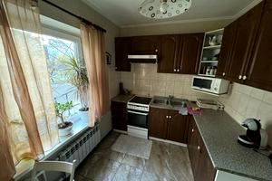 квартира за адресою Ревуцького вул., 44