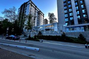комерційна за адресою Болсуновська вул. (Сергія Струтинського), 8