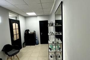 комерційна за адресою Леся Курбаса просп., 7-Б