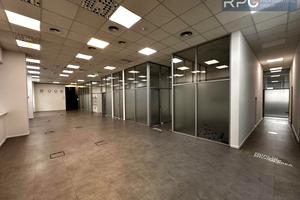 комерційна за адресою Володимирська вул., 101
