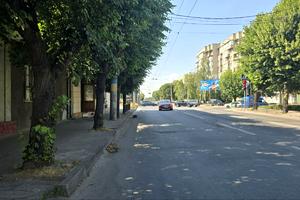 комерційна за адресою Головна вул., 144