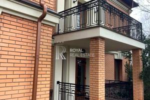 будинок за адресою Приозерна