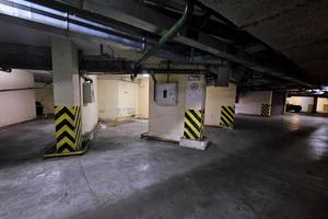 паркомісце за адресою Срібнокільська вул., 1