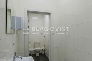 комерційна за адресою Новоселицька вул., 7