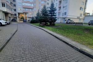 комерційна за адресою Якова Головацького вул., 21