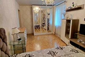 квартира за адресою Космонавтів вул., 18