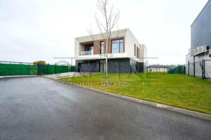 будинок за адресою с. Романків, зелена