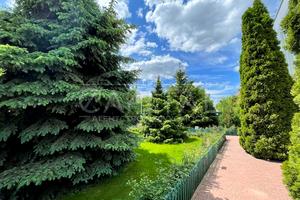 комерційна за адресою Бориспільська вул., 19Б