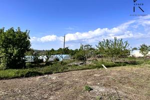 участок по адресу Центральна