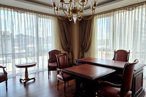 комерційна за адресою Мечникова вул., 10