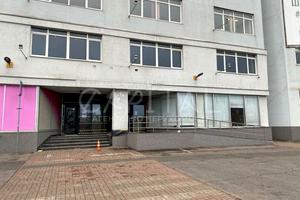 комерційна за адресою Райдужна вул., 25-А