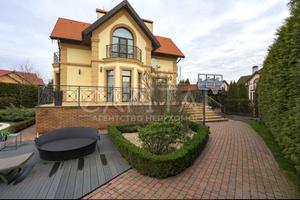 будинок за адресою центральна