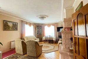 будинок за адресою Вишнева вул.
