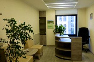 комерційна за адресою майдан Незалежності пл., 2