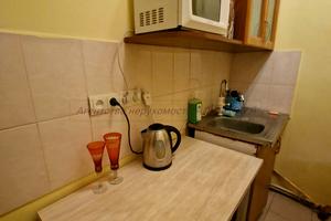 комерційна за адресою Корятовича пл., 15