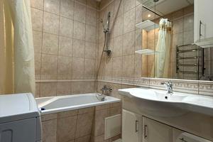 квартира по адресу Дружбы Народов ул., 208а