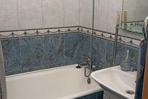 квартира за адресою Валентинівська вул. (Блюхера), 40