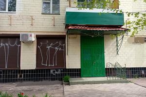 комерційна за адресою Пилипа Орлика вул. (Паризької Комуни), 2/16